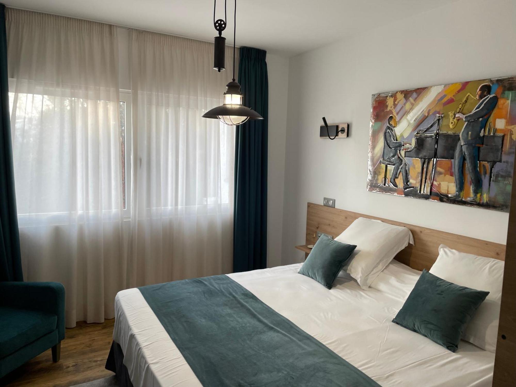 Standard King Room